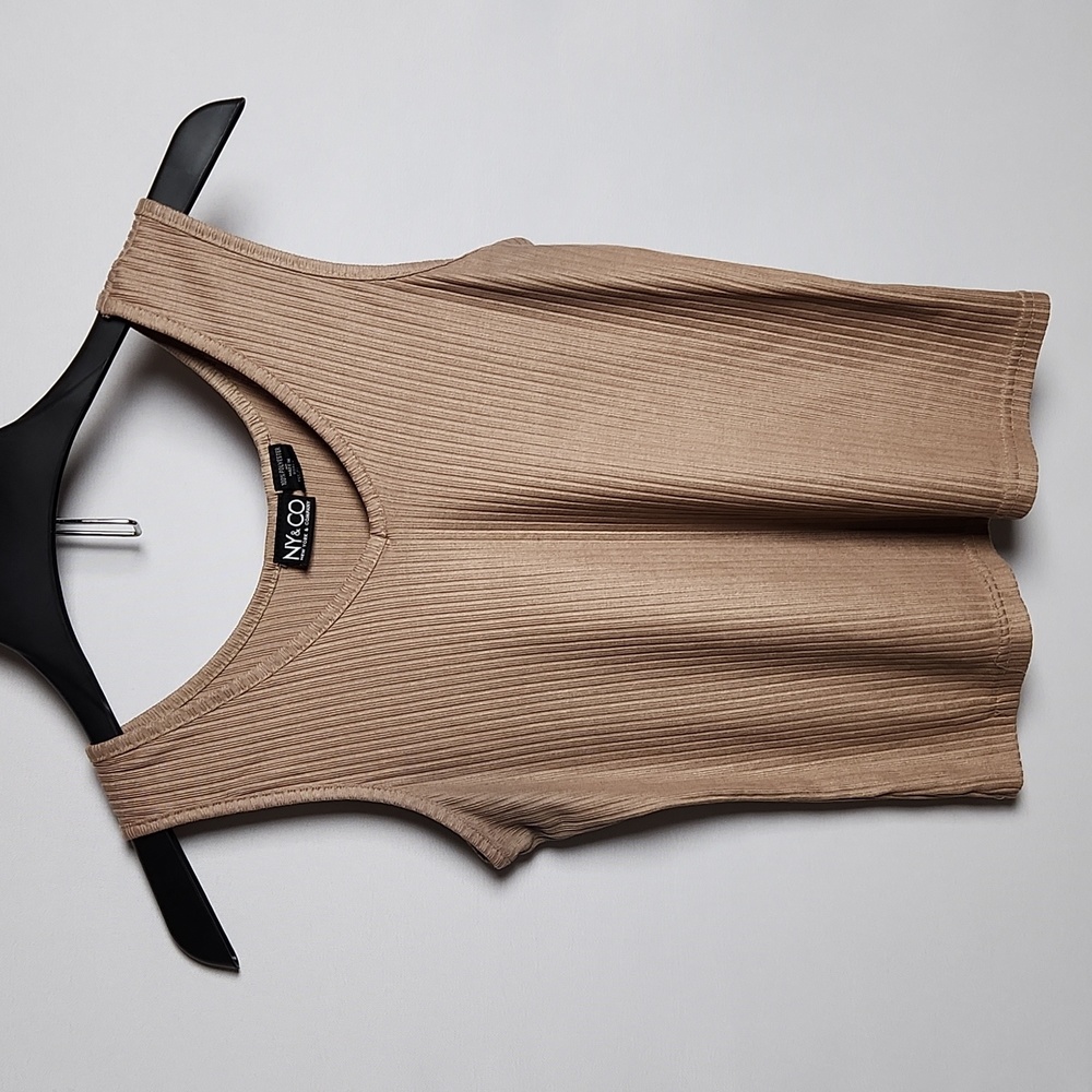 New York and Company Tan Cropped Top Camisole V neck Size-Med